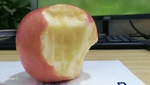 被咬的苹果
