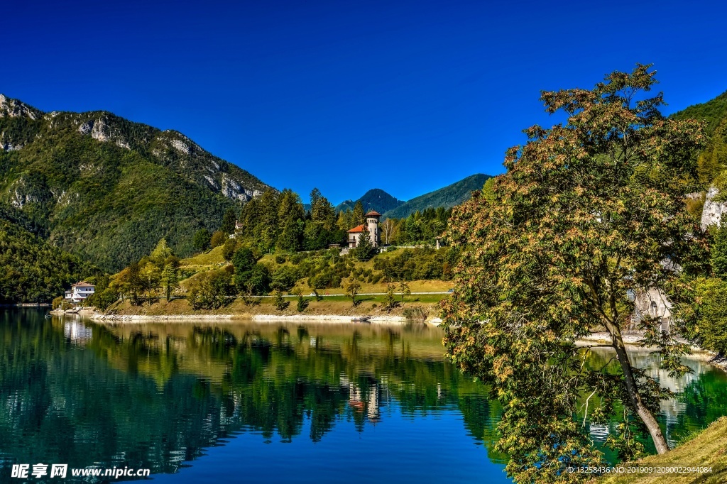群山河水森林风景