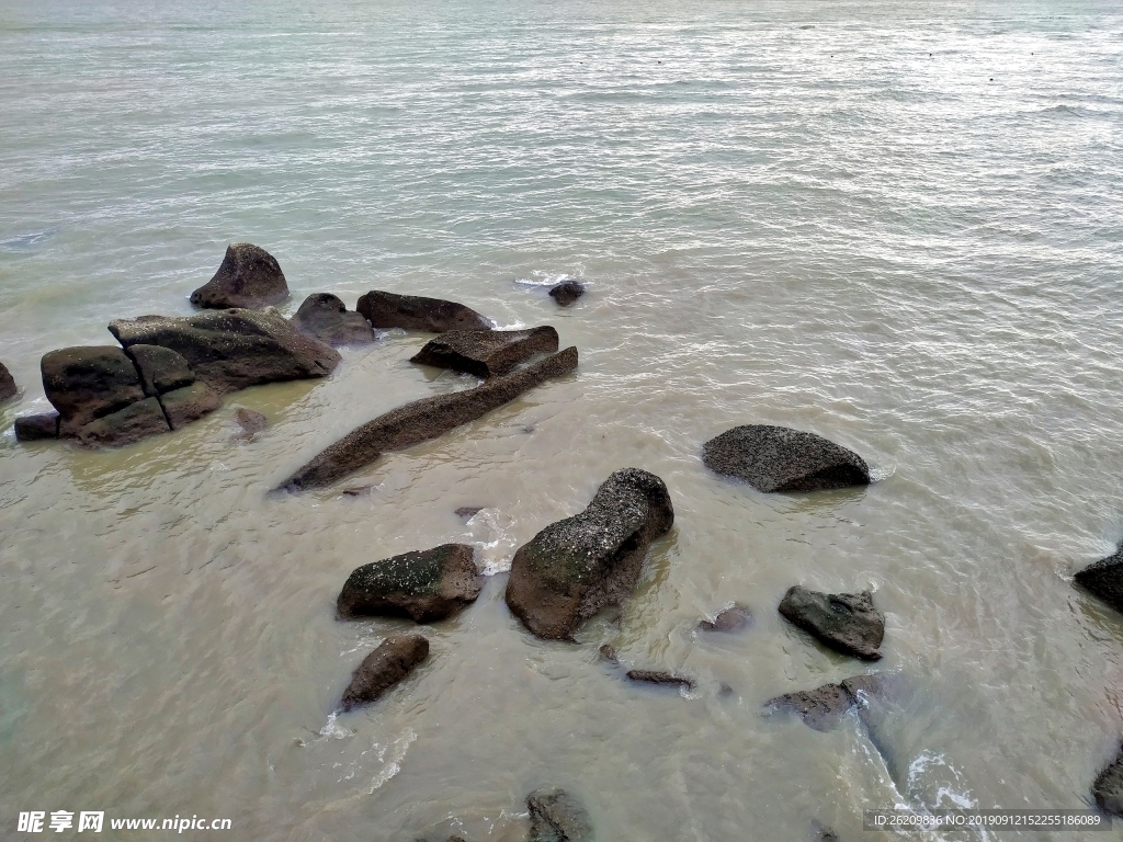 海边海滩礁石风景摄影