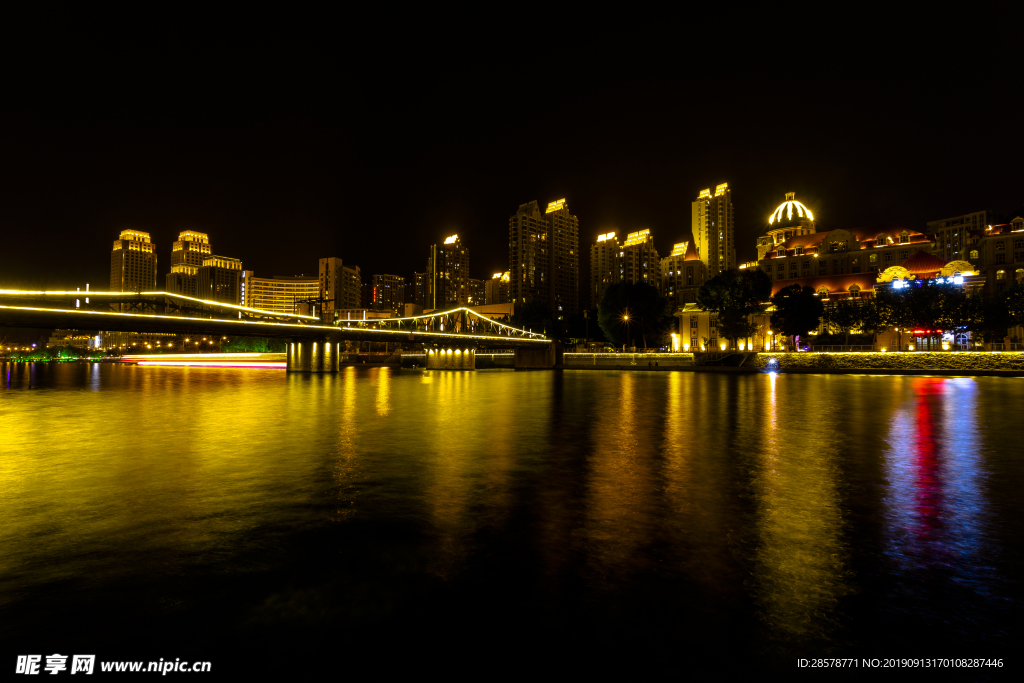 天机海河夜景 玻璃桥