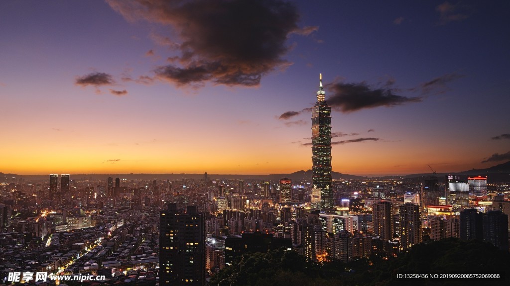 城市晚霞灯光夜景