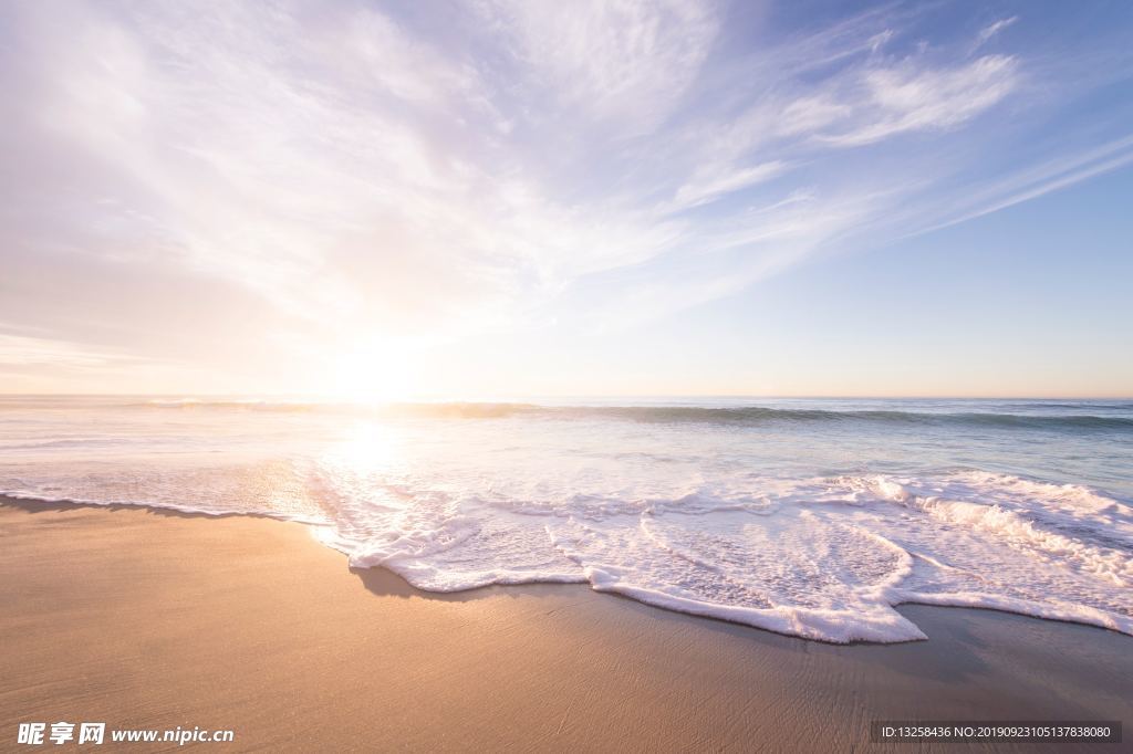 海边海浪沙滩阳光风景