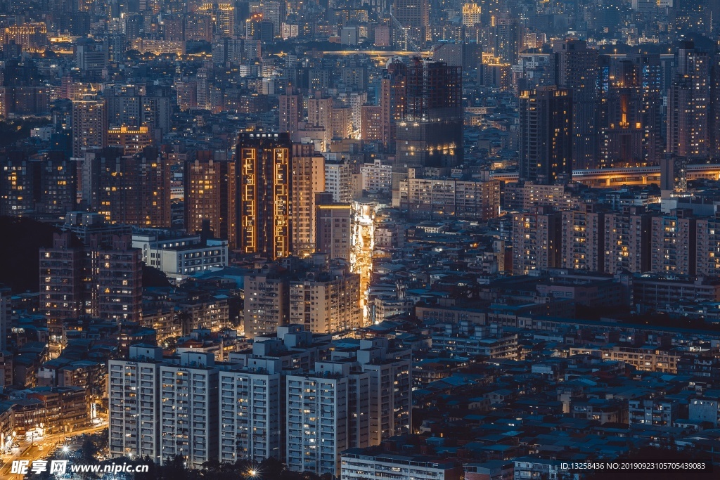 城市夜景建筑大厦灯光