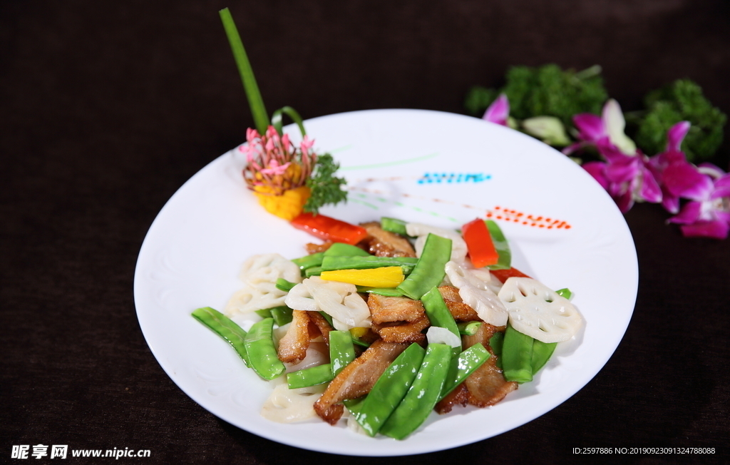 藕片兰豆炒腩肉
