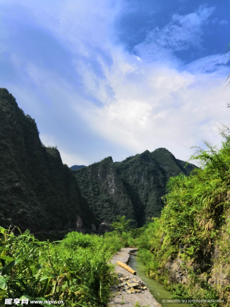 乡村的山