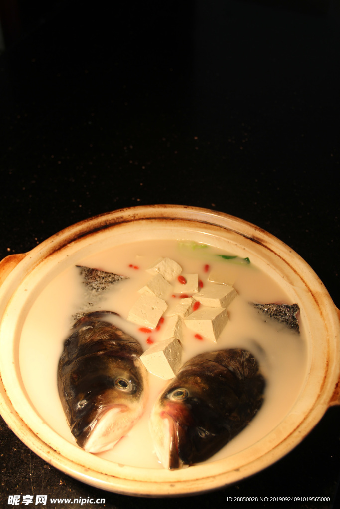 砂锅鱼头豆腐