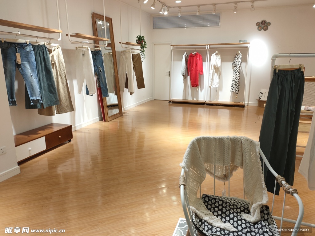 服饰 商场 服装展示 女装 展