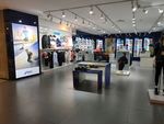 服饰 商场 服装展示