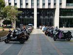 电动车停车