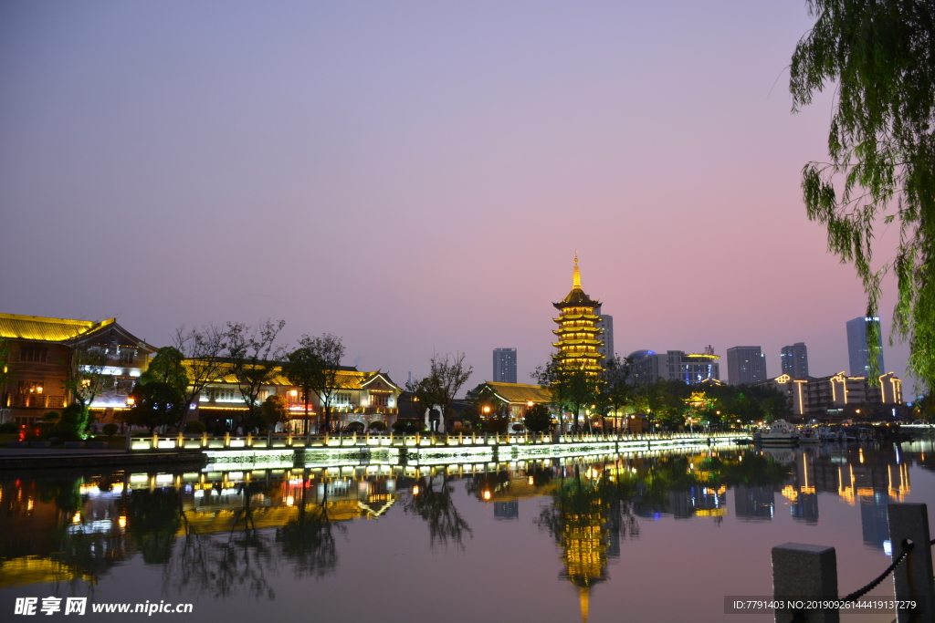 淮安里运河文化长廊夜景