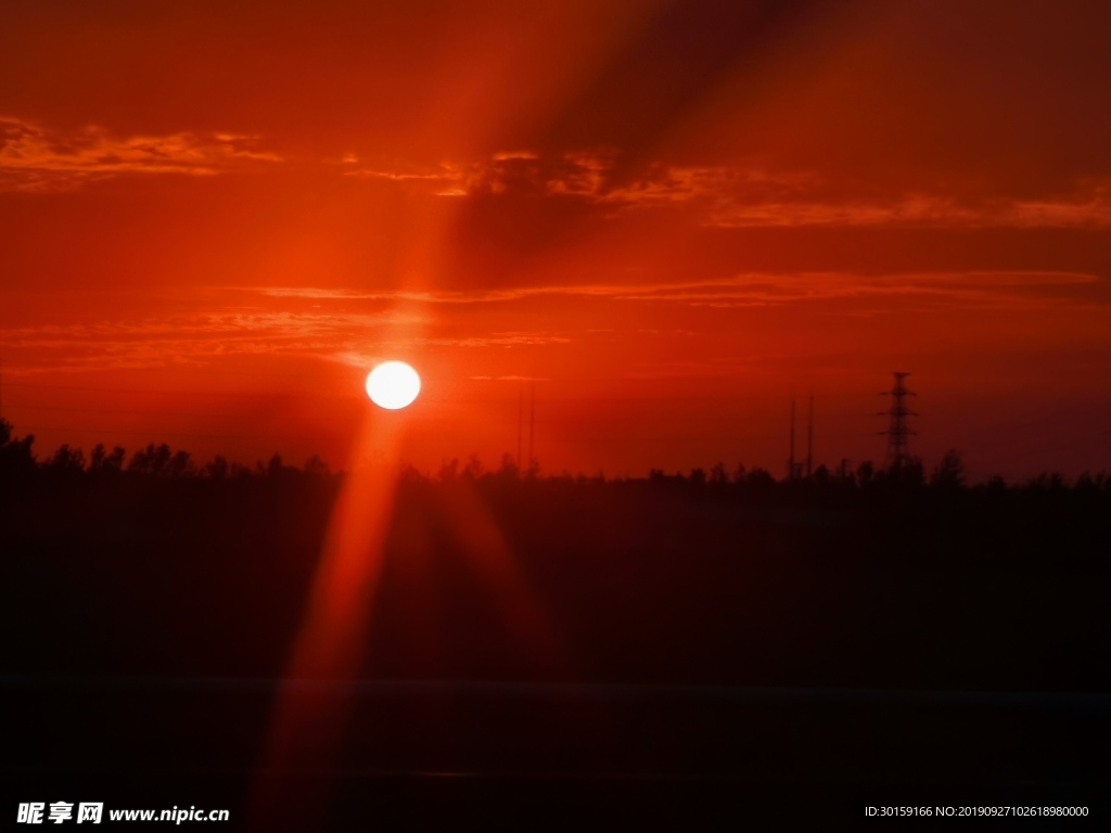 高速公路上的夕阳