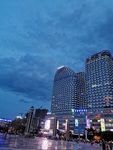 广场夜空