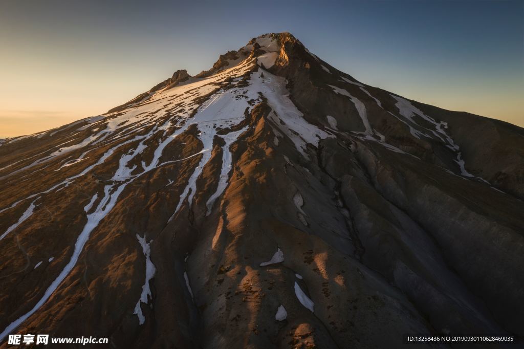 高山山脉天空风景