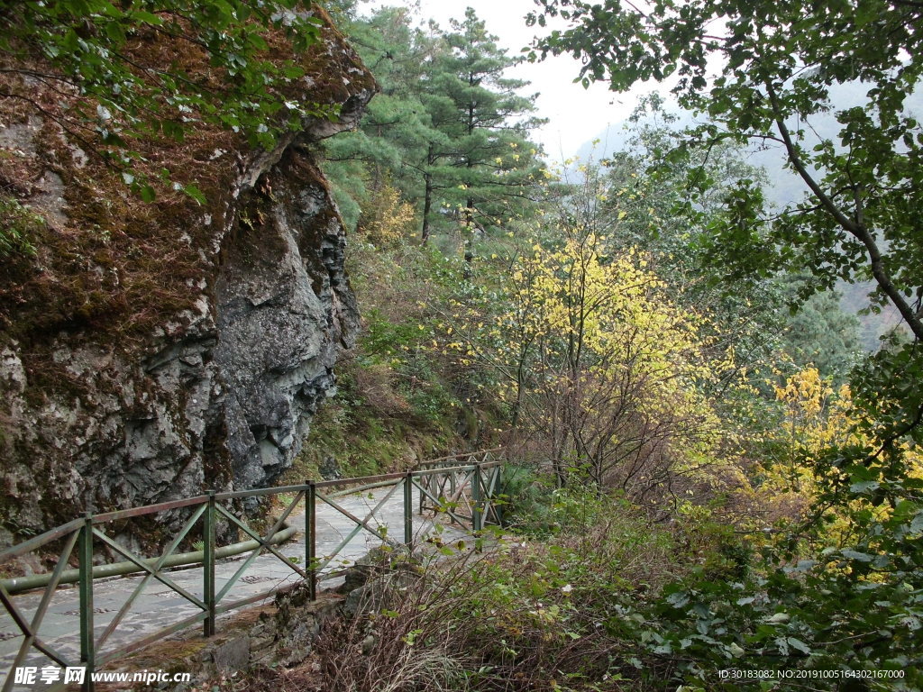 苍山玉带路