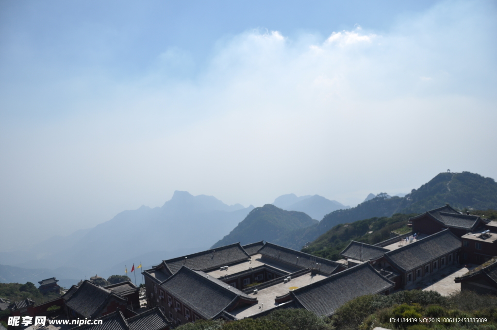 泰山天街小院