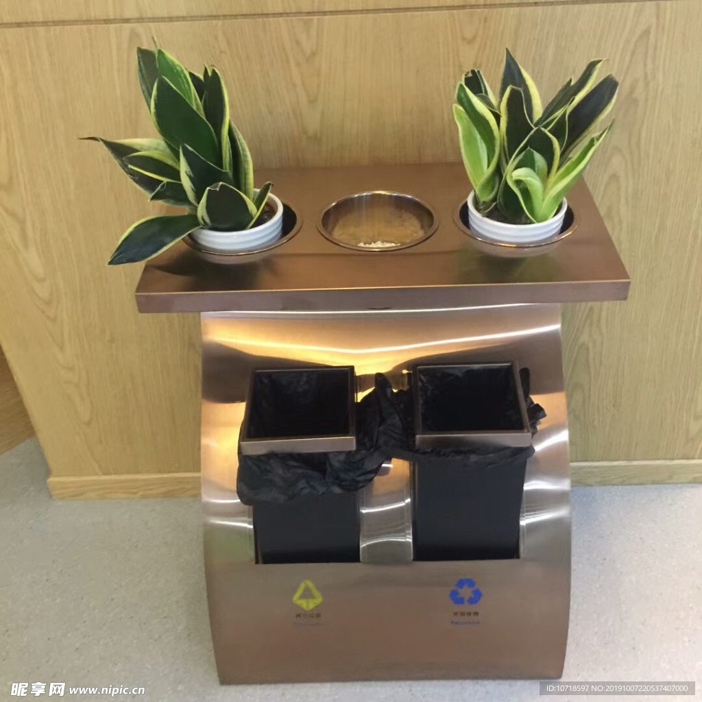 鲜花绿草