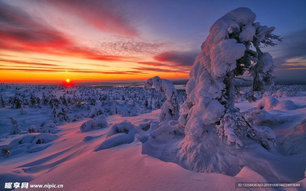 冬天雪地夕阳天空风景