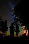 星空下的情侣