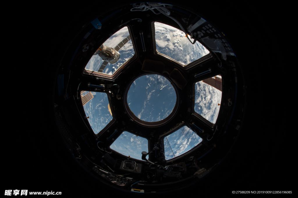 宇宙飞船