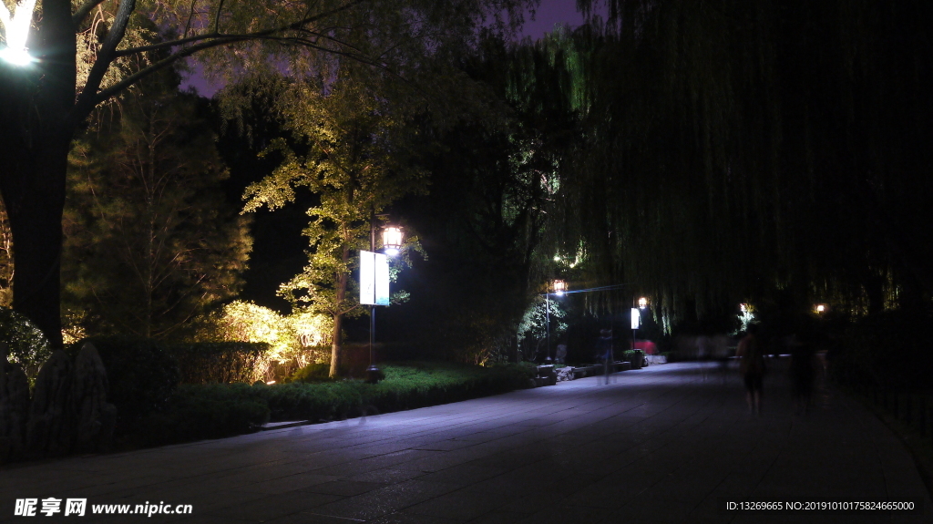 大明湖  夜景  夜色  济南