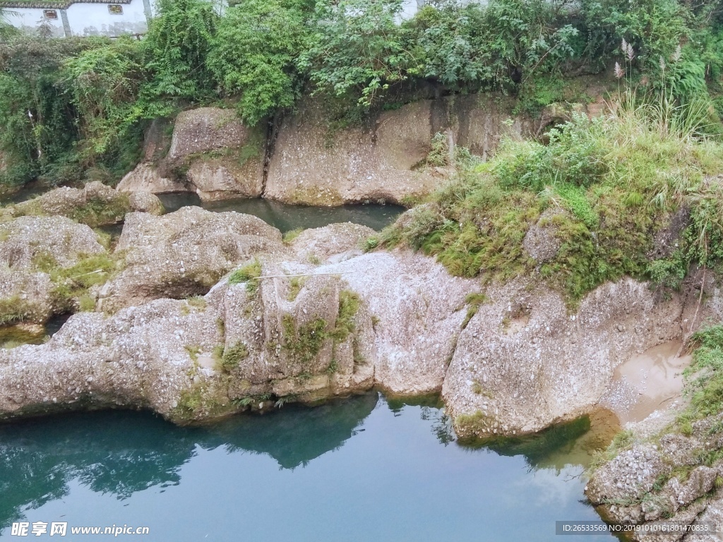 风景 树木 绿水 小山 美景