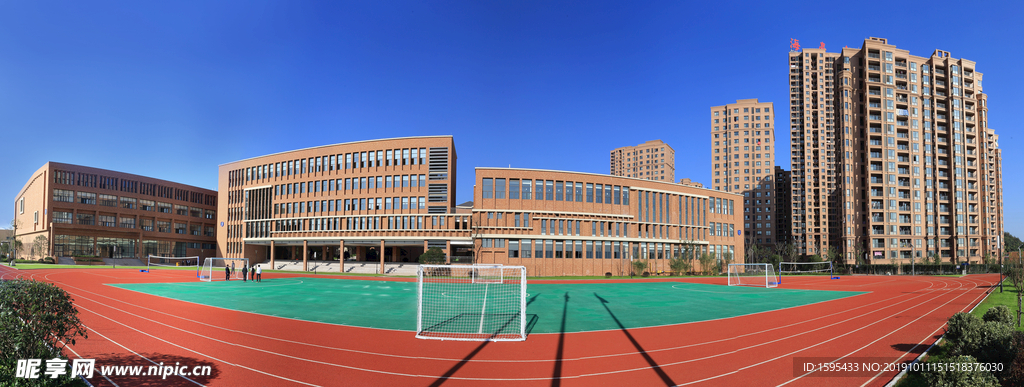 外国语学校田径场摄影