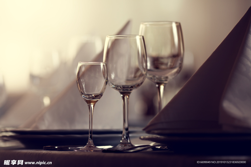 玻璃杯