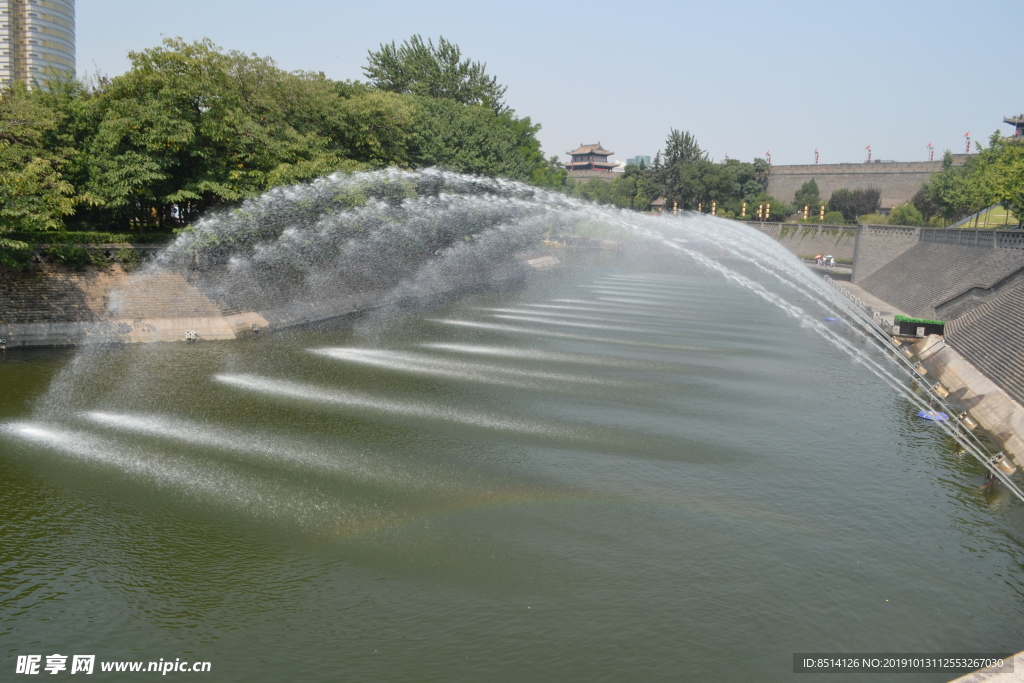 西安护城河喷水柱