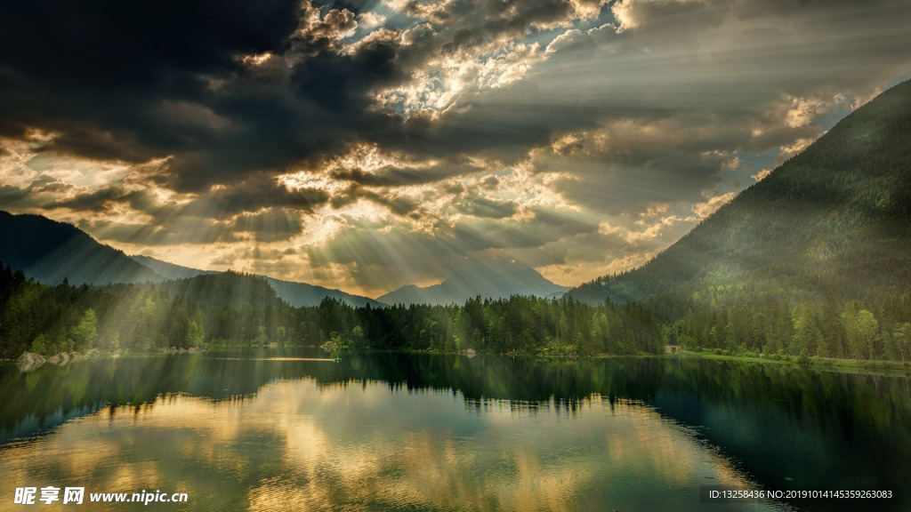 群山湖水天空云彩风景