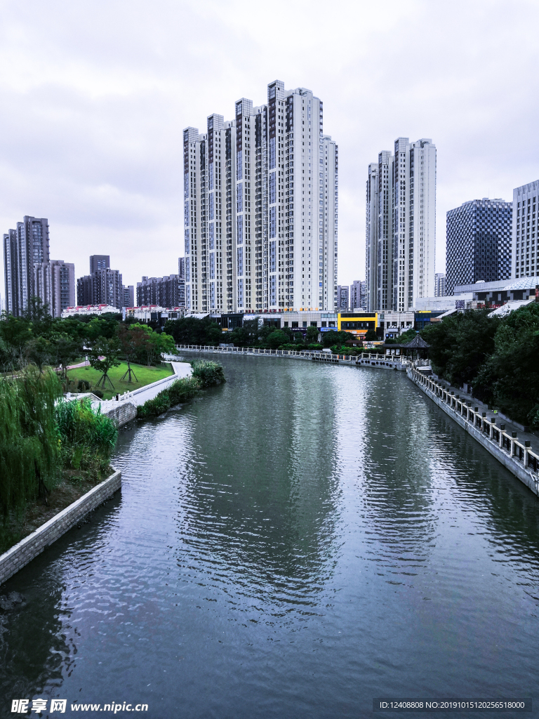 小河