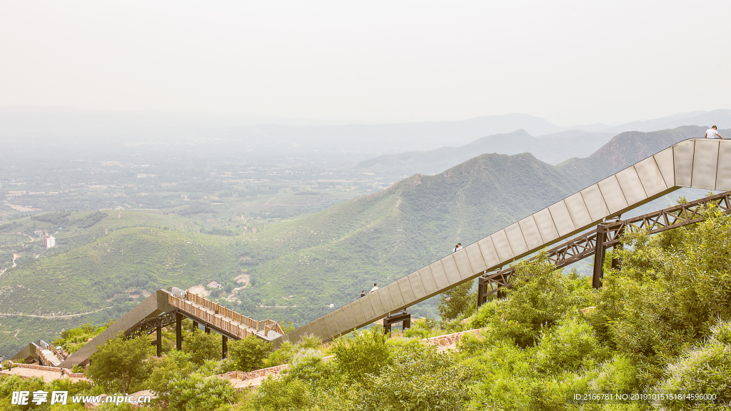 伏羲山红石林风景区