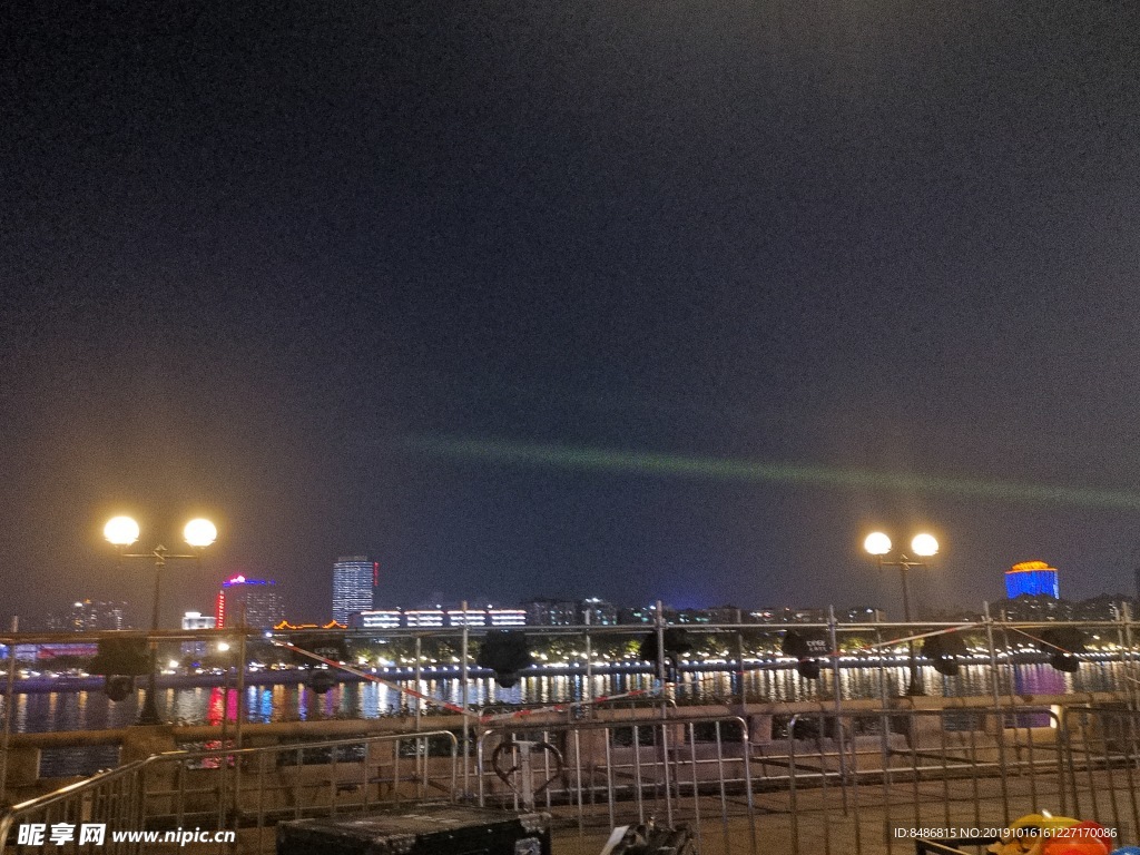 夜晚灯光