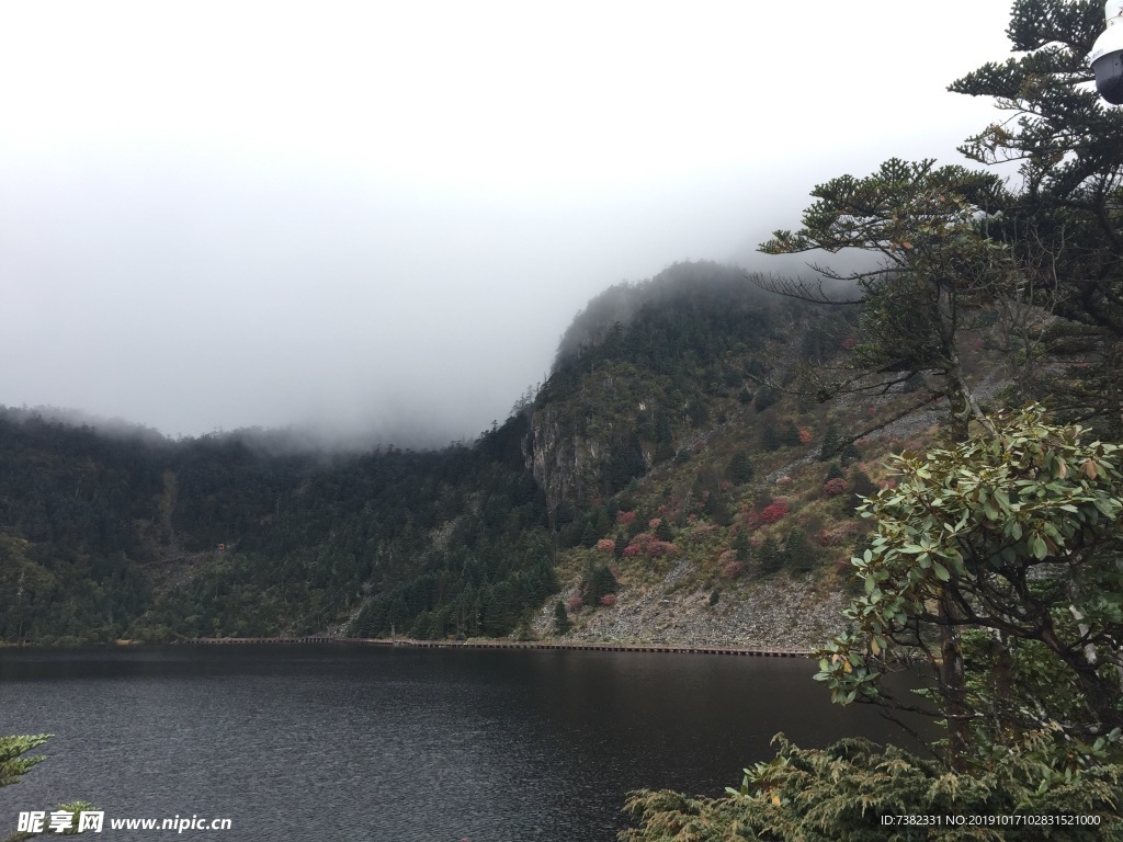 螺髻山黑龙潭