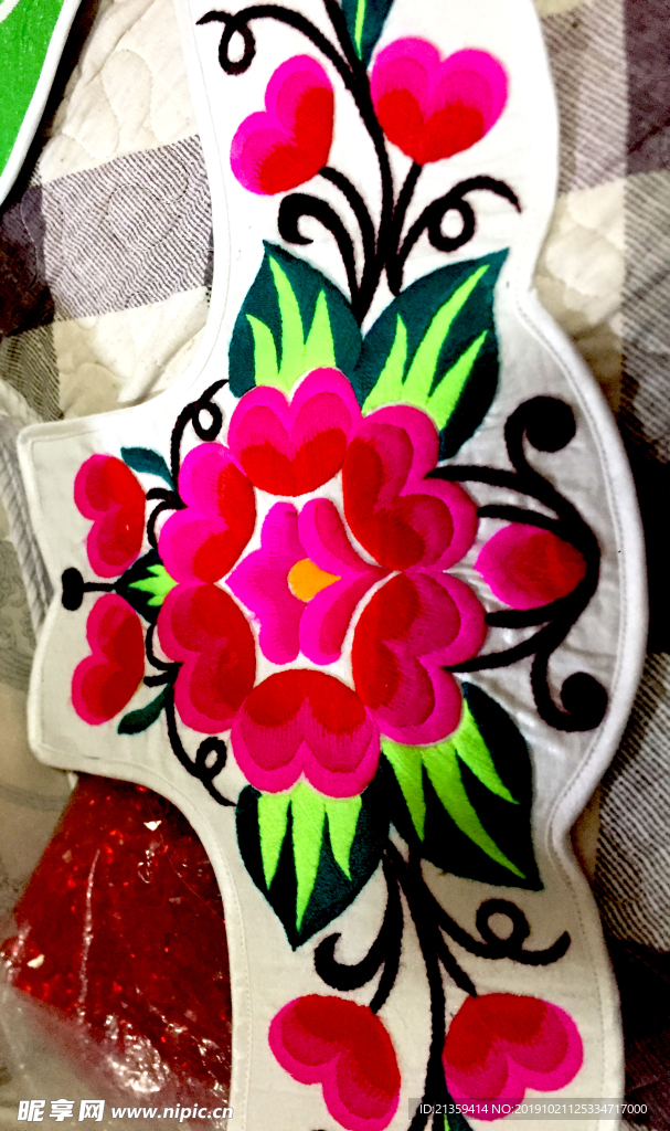 彝族  文化  手工  刺绣