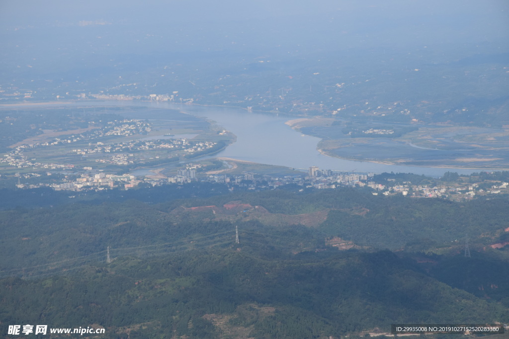 俯瞰岷江