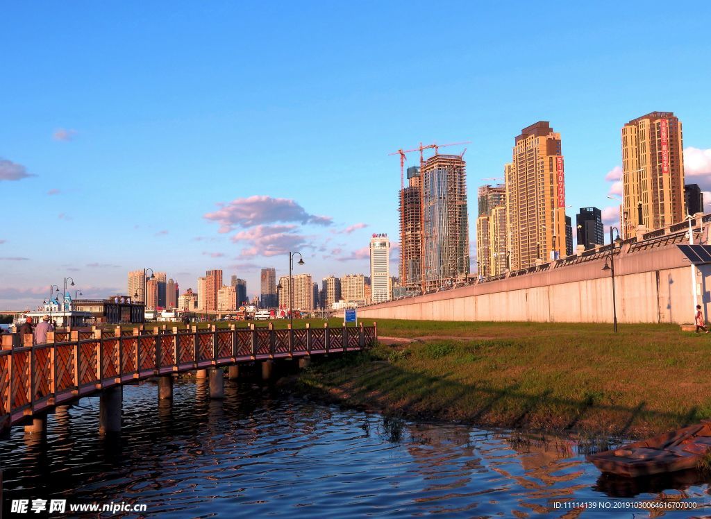 哈尔滨松花江畔夕阳风景