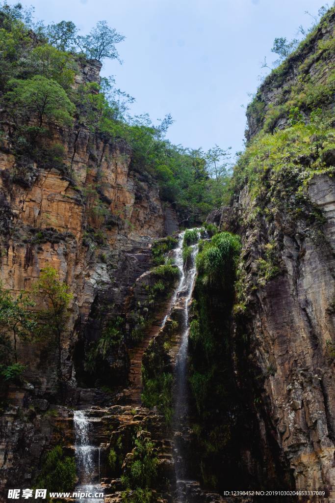 山涧溪流