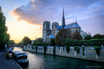 巴黎圣母院大教堂和塞纳河