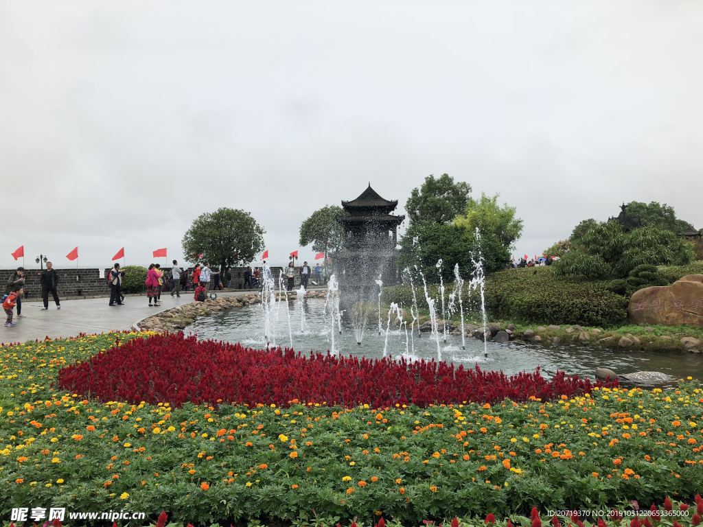 岳阳楼的喷泉
