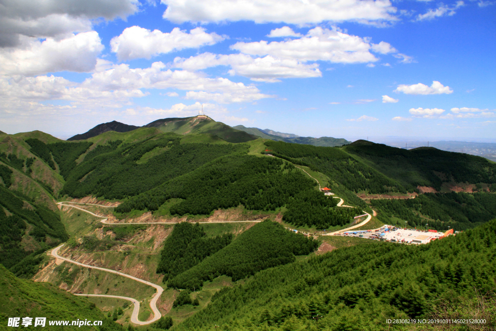 宁夏六盘山 天空 绿色自然景色