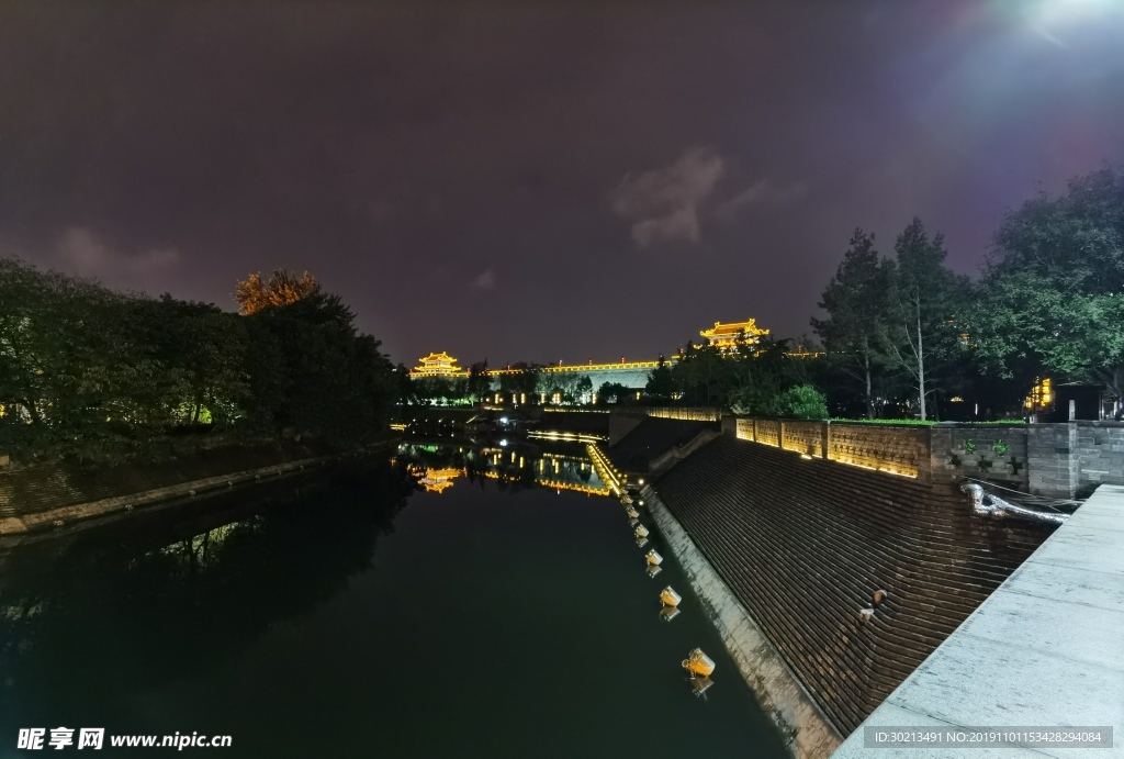 西安 护城河 夜景