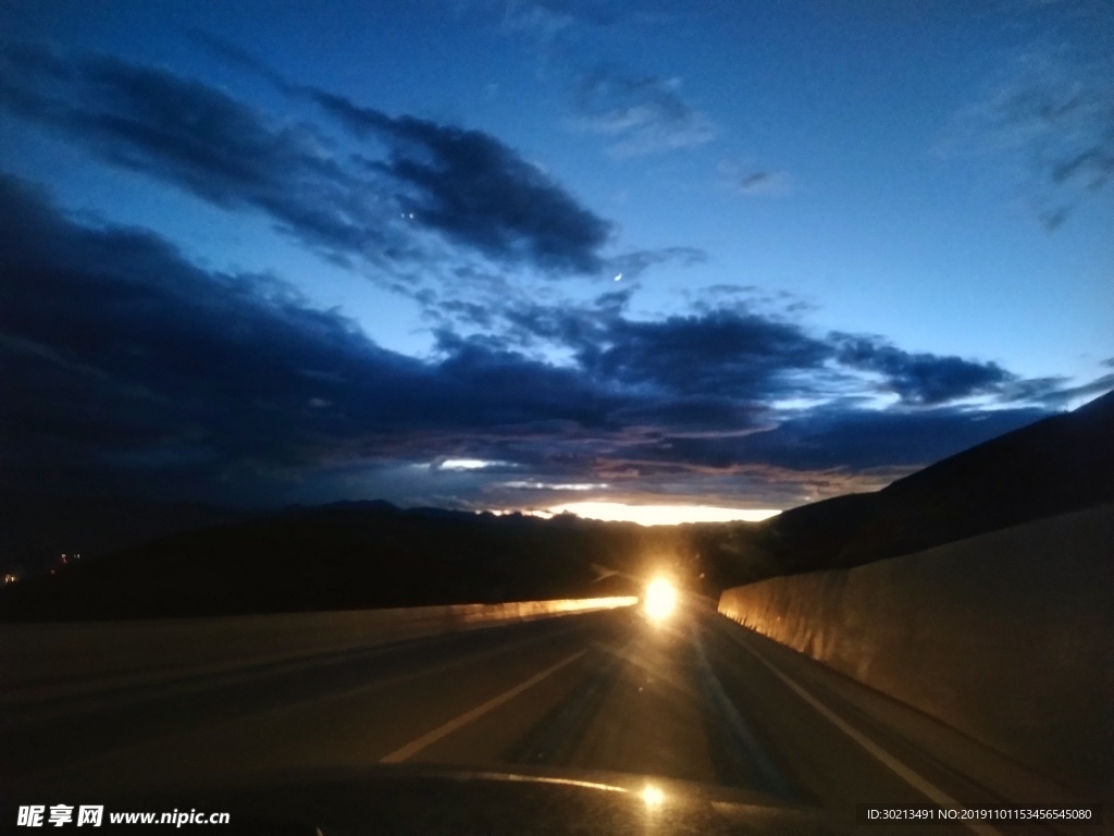 夜晚 公路