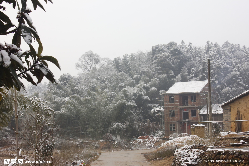 农村冬天的雪景