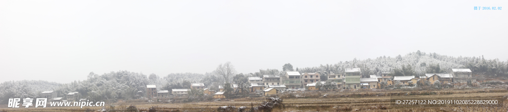 乡村雪景全景图