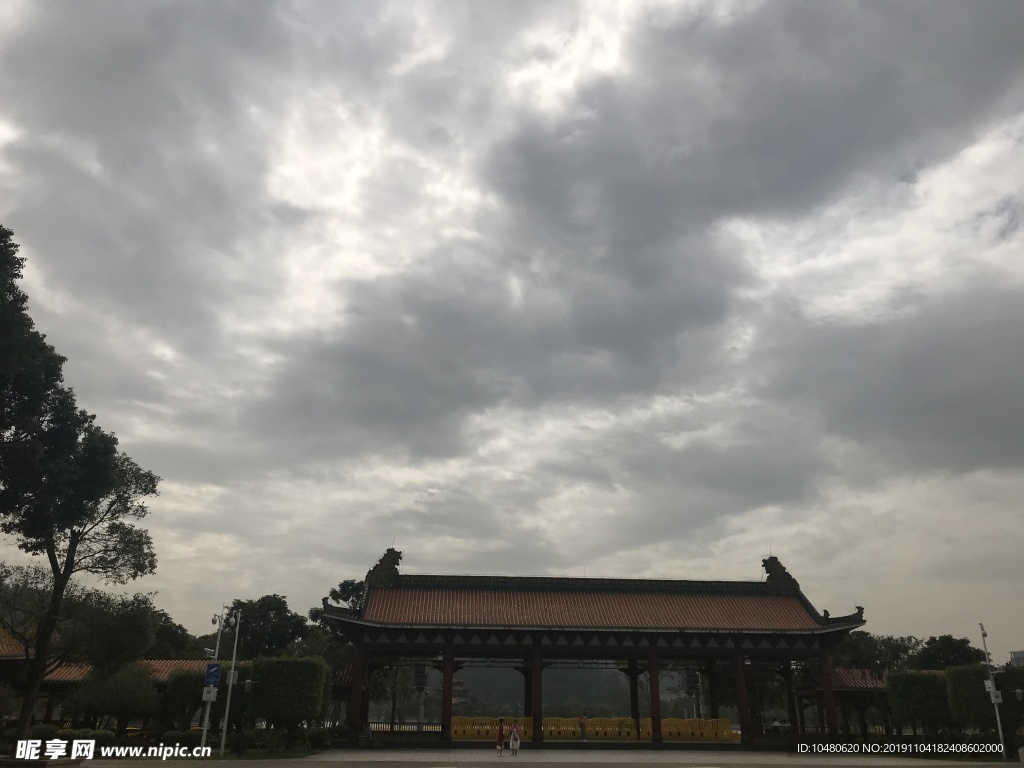 阴云
