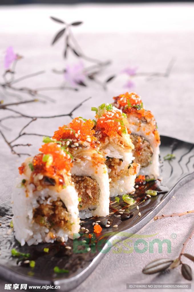 鱼子酱寿司 刺身  日式菜品