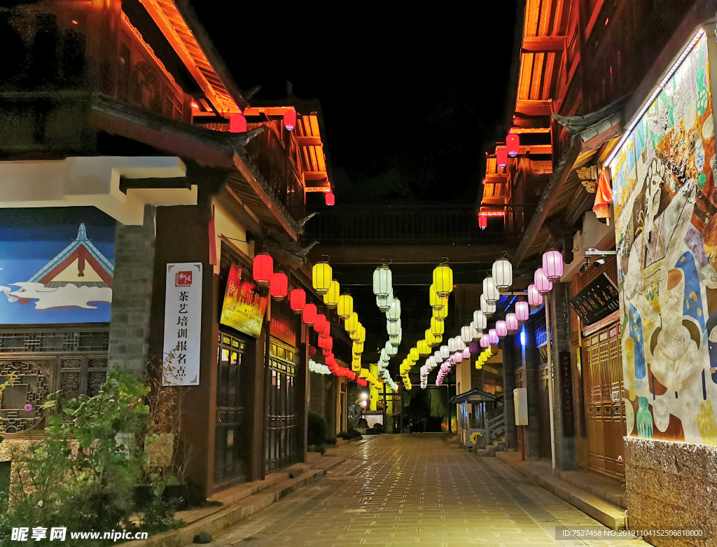 束河古镇夜景