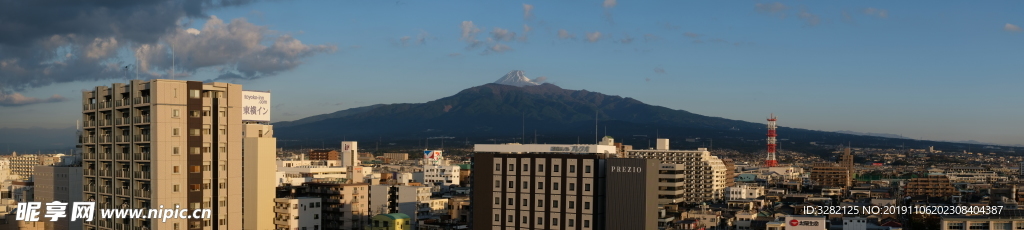 日本沼津市富士山全景