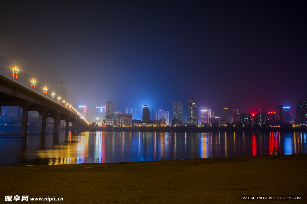 株洲湘江风光带夜景