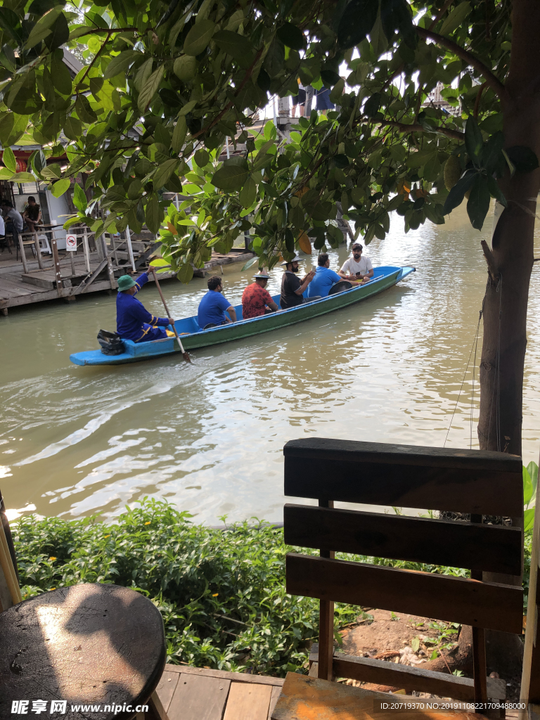 船上的游客